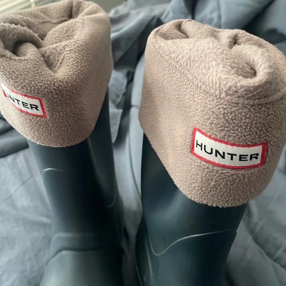 Hunter women’s navy original short boot with removable fleece cuff boot